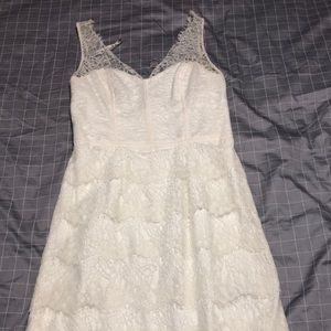 Women’s lace dress in off white